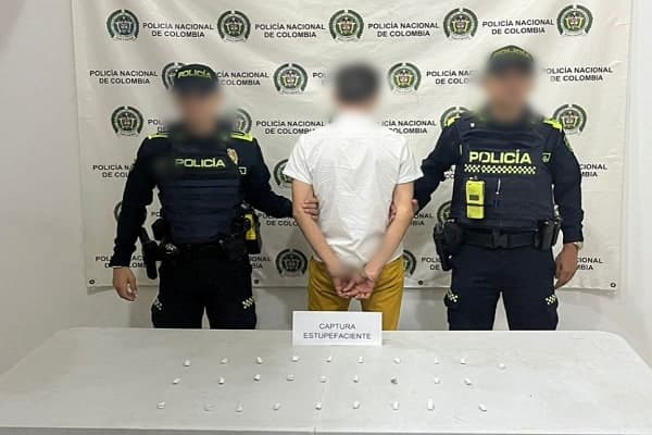 Capturan a hombre con 28 envolturas de bazuco en Rivera, Huila, durante operativo policial