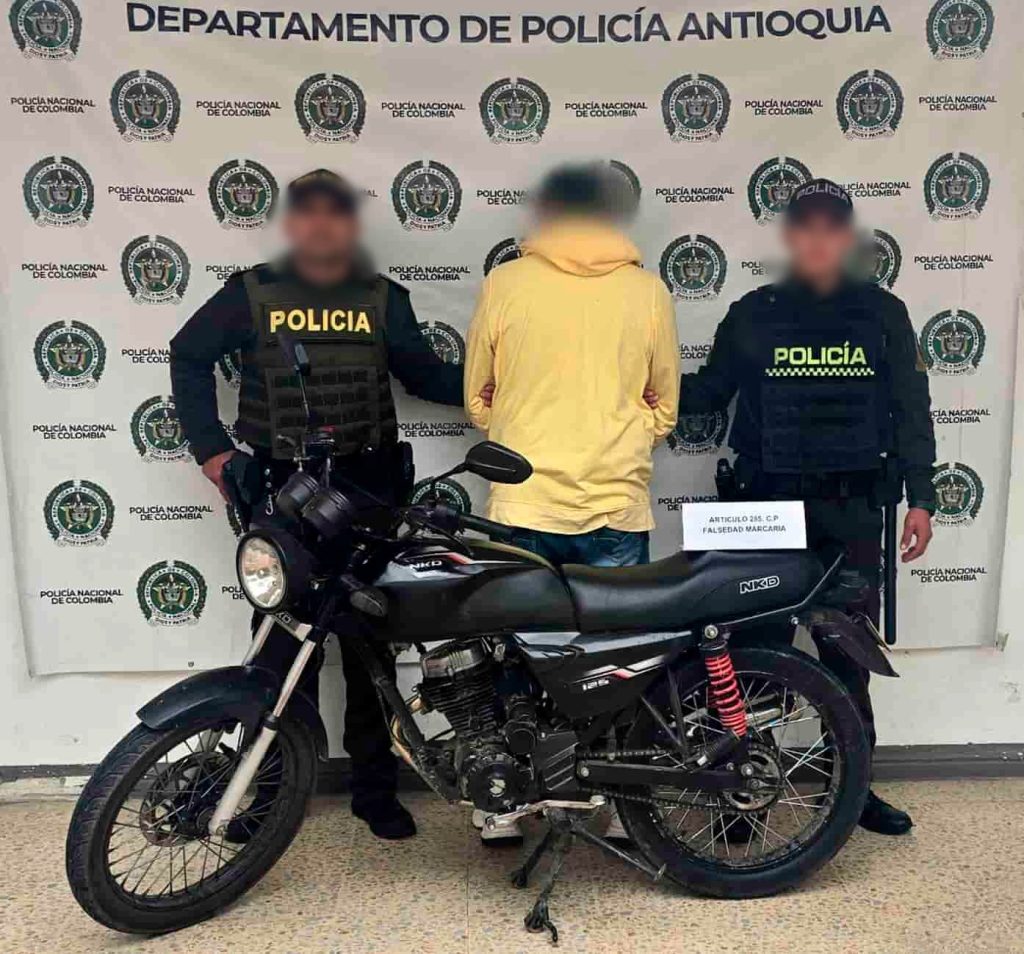 Capturan a hombre por porte de estupefacientes y falsedad marcaria en Marinilla, Antioquia