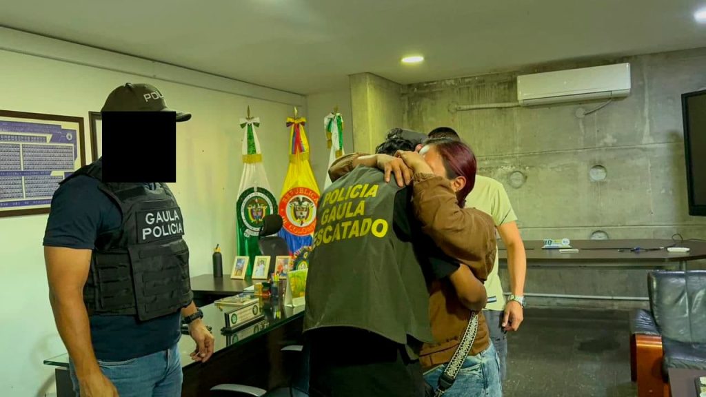 Tres capturados por presunto secuestro extorsivo de adolescente en el centro de Medellín