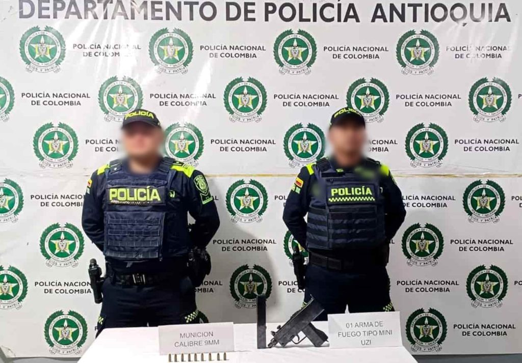Aprehenden a menor con subametralladora Mini Uzi en Concordia, Antioquia