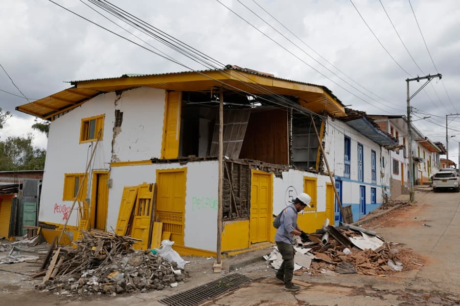 El Cairo, entre la destrucción y la esperanza tras el terremoto en Colombia