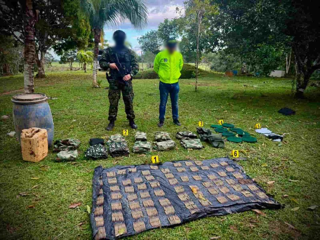 Encuentran depósito ilegal con munición y propaganda del Frente Iván Merchán en Meta