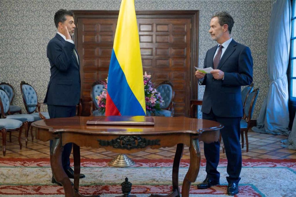 José Luis Castañeda Tiria asume como nuevo director general de Migración Colombia