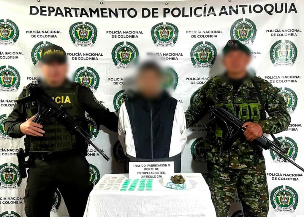 Capturan a hombre con 38 bolsas de base de coca en Llanos de Cuivá, Antioquia