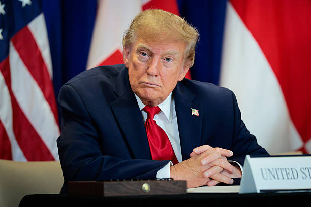 Gobierno de Trump elimina casi US$1.000 millones para programas de inmigrantes y diversidad